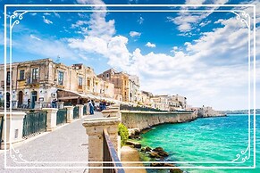 Ortigia Door, Syracuse - Sicily