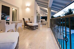 7 Bedrooms Luxury Colonial Villa Complete New 2017