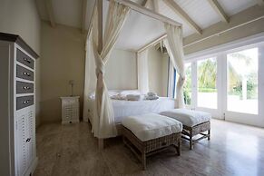 7 Bedrooms Luxury Colonial Villa Complete New 2017