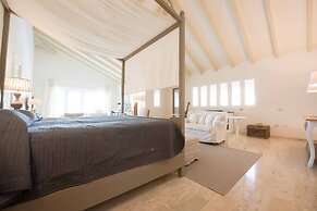 7 Bedrooms Luxury Colonial Villa Complete New 2017