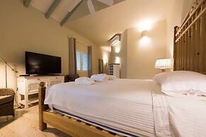 7 Bedrooms Luxury Colonial Villa Complete New 2017