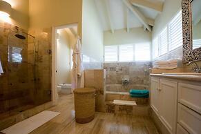 7 Bedrooms Luxury Colonial Villa Complete New 2017