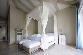 7 Bedrooms Luxury Colonial Villa Complete New 2017