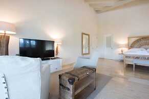 7 Bedrooms Luxury Colonial Villa Complete New 2017