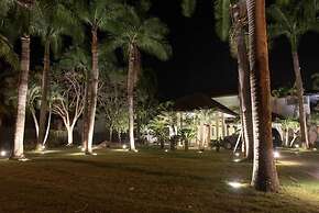 7 Bedrooms Luxury Colonial Villa Complete New 2017