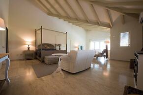 7 Bedrooms Luxury Colonial Villa Complete New 2017