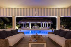 7 Bedrooms Luxury Colonial Villa Complete New 2017