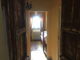 Borgo Santa Lucia, Casa Legnaia