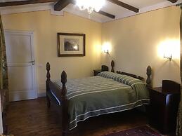 Borgo Santa Lucia, Casa Legnaia