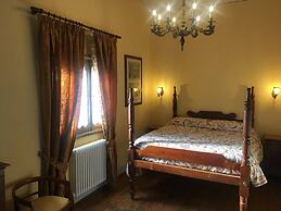 Borgo Santa Lucia, Casa Legnaia