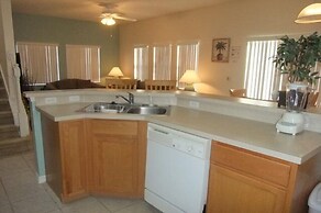 4br, 3ba T/home W/ Screened-in Heated Pool 4 Bedroom Townhouse by Reda