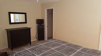 Escape To A 4br, 3ba W/recreation Room 4 Bedroom Villa by RedAwning