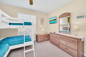 Private Pool & Spa On Golf Resort! 5 Bedroom Villa by RedAwning