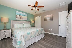 Champions Gate Near Disney Privacy In Back! 6 Bedroom Home by RedAwnin