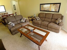 Regal Palms Resort 4 Bedroom Townhome! Townhouse by RedAwning