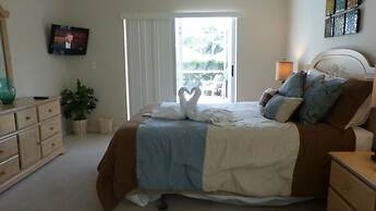 Tm148or 4 Bedroom Home by RedAwning