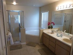 Wr001or 4 Bedroom Home by RedAwning