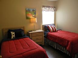 Wr001or 4 Bedroom Home by RedAwning