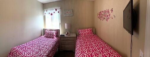 Wr001or 4 Bedroom Home by RedAwning