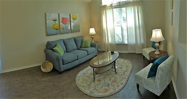 Wr001or 4 Bedroom Home by RedAwning