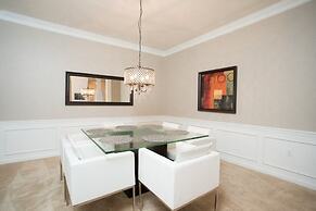 Casa Viva New Vista Cay 3 Bedroom Condo by RedAwning