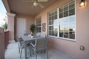 Casa Viva New Vista Cay 3 Bedroom Condo by RedAwning