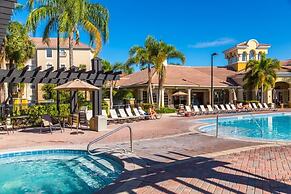 Casa Viva New Vista Cay 3 Bedroom Condo by RedAwning