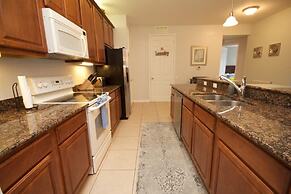 Vista Cay Gem 3 Bedroom Condo by RedAwning