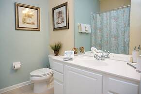 Vista Cay Gem 3 Bedroom Condo by RedAwning