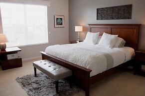 Vista Cay Gem 3 Bedroom Condo by RedAwning