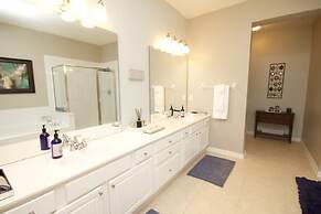 Vista Cay Dream 3 Bedroom Home by RedAwning