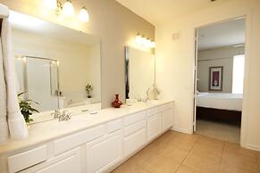 Vista Cay Resort Next To Convention Center 3 Bedroom Condo by RedAwnin