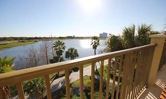 Lakeview Fantasy New! 3 Bedroom Condo by RedAwning