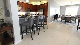 Lakeview Fantasy New! 3 Bedroom Condo by RedAwning