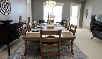 Lakeview Fantasy New! 3 Bedroom Condo by RedAwning