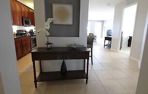 Lakeview Fantasy New! 3 Bedroom Condo by RedAwning