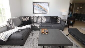 Lakeview Fantasy New! 3 Bedroom Condo by RedAwning