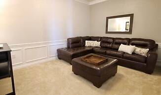 Lakeview Fantasy New! 3 Bedroom Condo by RedAwning