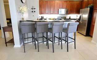 Lakeview Fantasy New! 3 Bedroom Condo by RedAwning