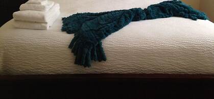 7-305 3 Bedroom Condo by RedAwning