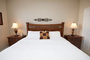 Executive Penthouse 3 Bedroom Condo by RedAwning