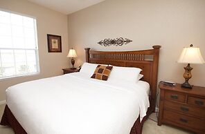 Executive Penthouse 3 Bedroom Condo by RedAwning