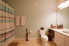 Executive Penthouse 3 Bedroom Condo by RedAwning