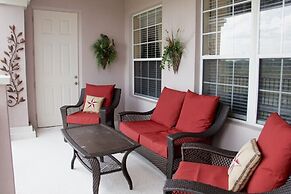 Lake View Classic 3 Bedroom Condo by RedAwning
