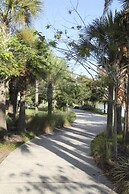 Lake View Penthouse Loft 3 Bedroom Condo by RedAwning