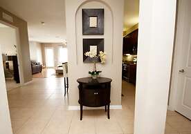 Lake View Penthouse Loft 3 Bedroom Condo by RedAwning