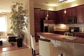 Lake View Penthouse Loft 3 Bedroom Condo by RedAwning