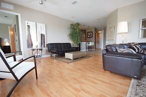 Lake View Penthouse Loft 3 Bedroom Condo by RedAwning