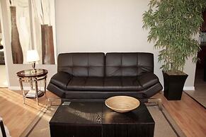 Lake View Penthouse Loft 3 Bedroom Condo by RedAwning