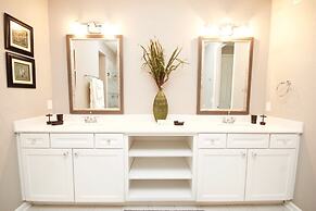 10-106 2 Bedroom Condo by RedAwning